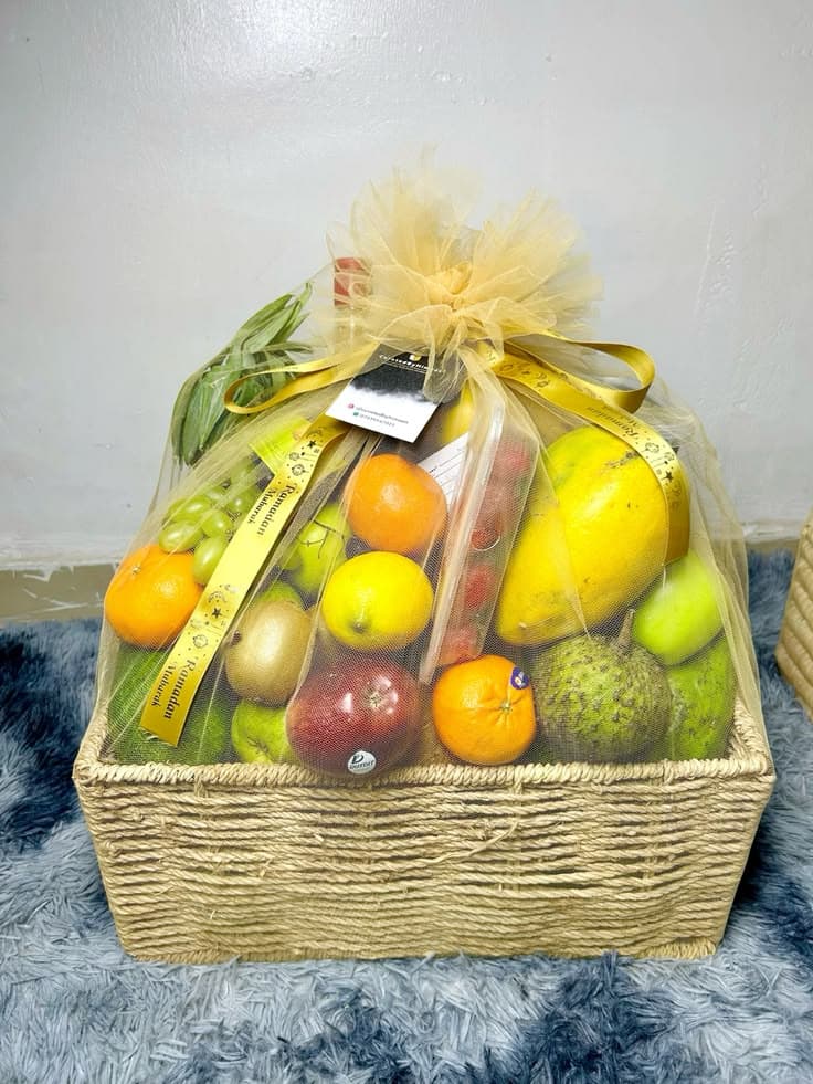 Seasonal Fruit Box